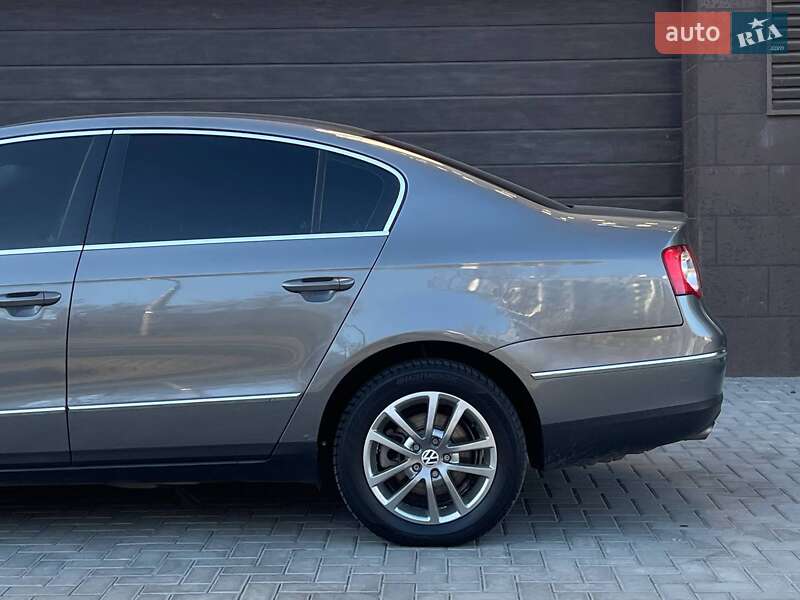 Седан Volkswagen Passat 2008 в Николаеве