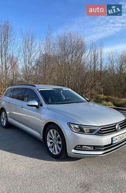 Універсал Volkswagen Passat 2016 в Звягелі
