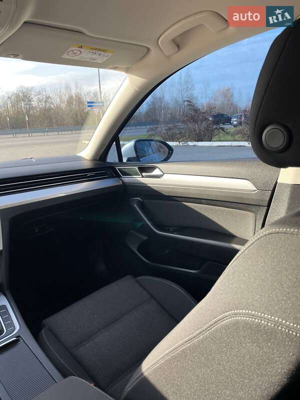 Универсал Volkswagen Passat 2016 в Звягеле