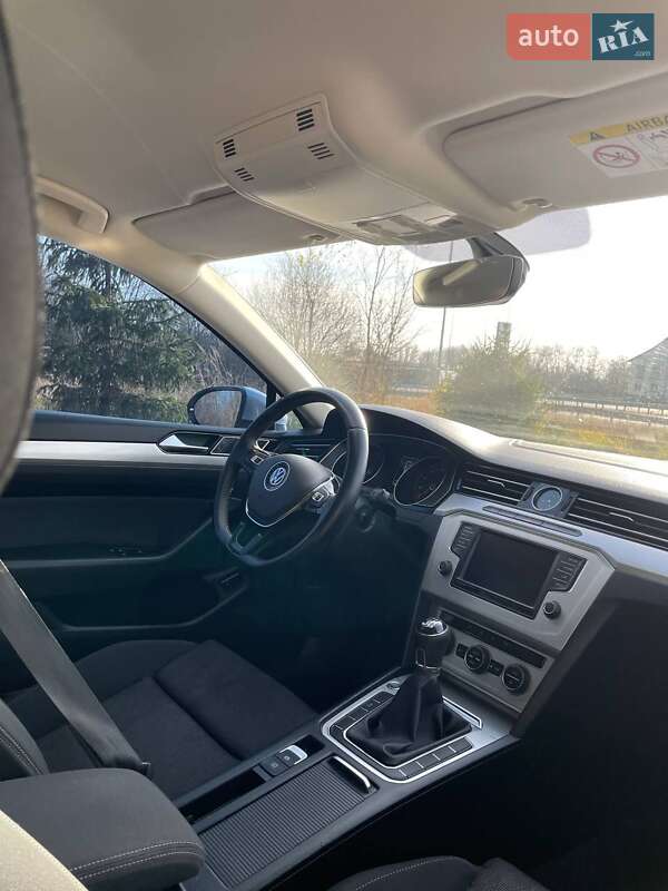 Универсал Volkswagen Passat 2016 в Звягеле