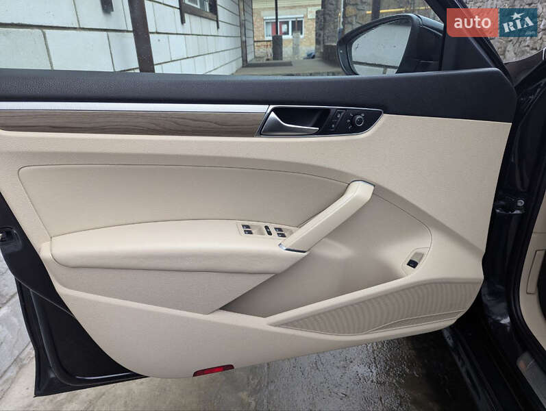 Седан Volkswagen Passat 2017 в Києві