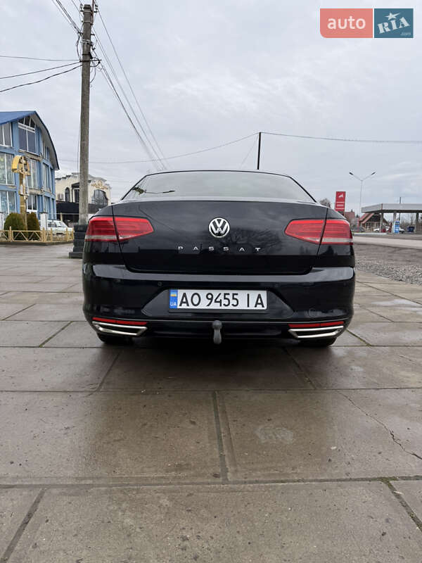 Седан Volkswagen Passat 2015 в Хусте