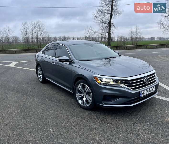 Седан Volkswagen Passat 2020 в Ромнах