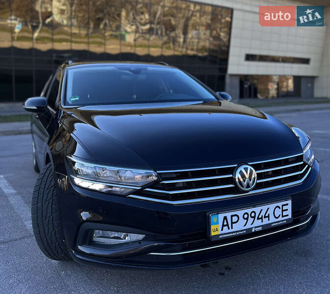 Универсал Volkswagen Passat 2019 в Запорожье