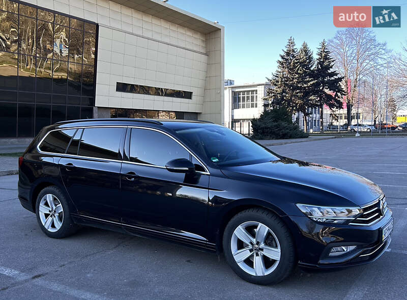 Универсал Volkswagen Passat 2019 в Запорожье