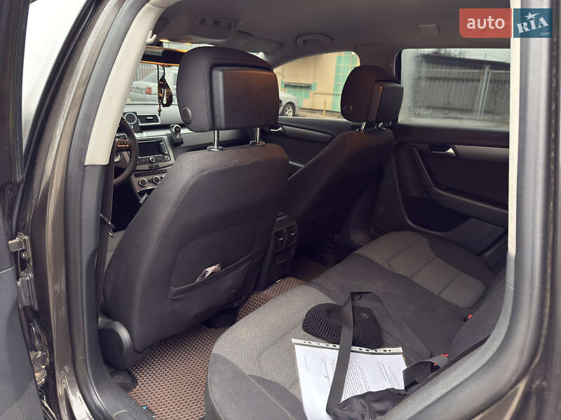 Универсал Volkswagen Passat 2012 в Сумах