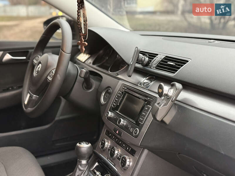 Универсал Volkswagen Passat 2012 в Сумах