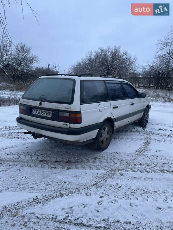 Универсал Volkswagen Passat 1992 в Пересечном