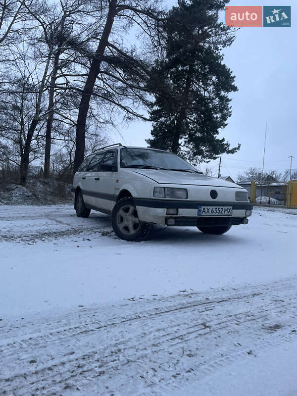 Универсал Volkswagen Passat 1992 в Пересечном
