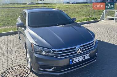 Седан Volkswagen Passat 2015 в Львове