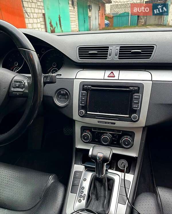 Універсал Volkswagen Passat 2010 в Києві