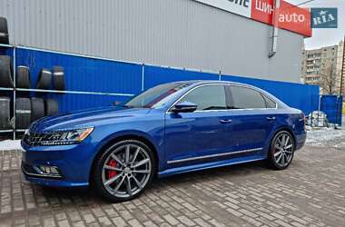 Седан Volkswagen Passat 2016 в Киеве