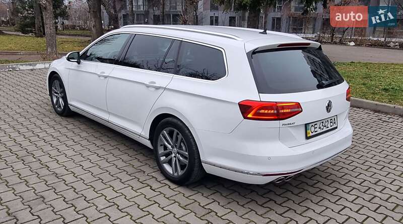 Універсал Volkswagen Passat 2015 в Чернівцях
