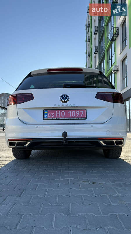 Універсал Volkswagen Passat 2022 в Вараші