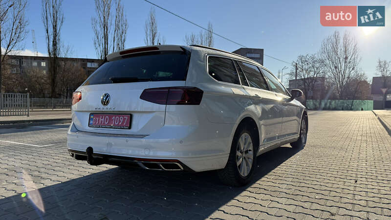 Універсал Volkswagen Passat 2022 в Вараші