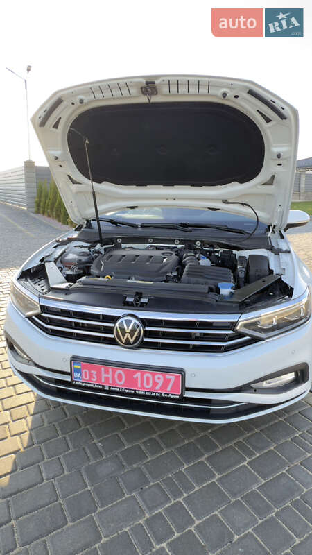 Універсал Volkswagen Passat 2022 в Вараші