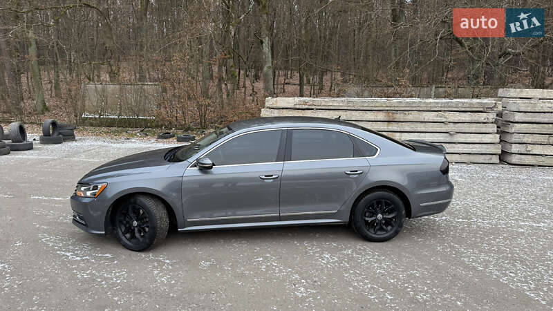 Седан Volkswagen Passat 2016 в Киеве