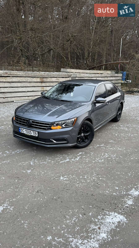 Седан Volkswagen Passat 2016 в Киеве