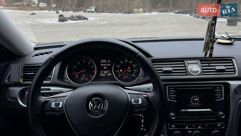Седан Volkswagen Passat 2016 в Киеве