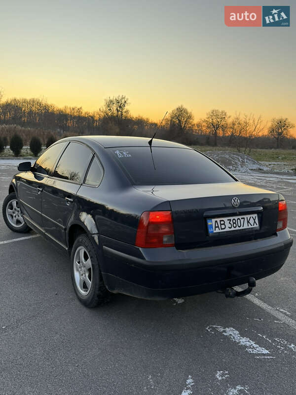 Седан Volkswagen Passat 1998 в Хмельнике