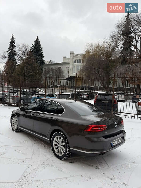 Седан Volkswagen Passat 2015 в Киеве