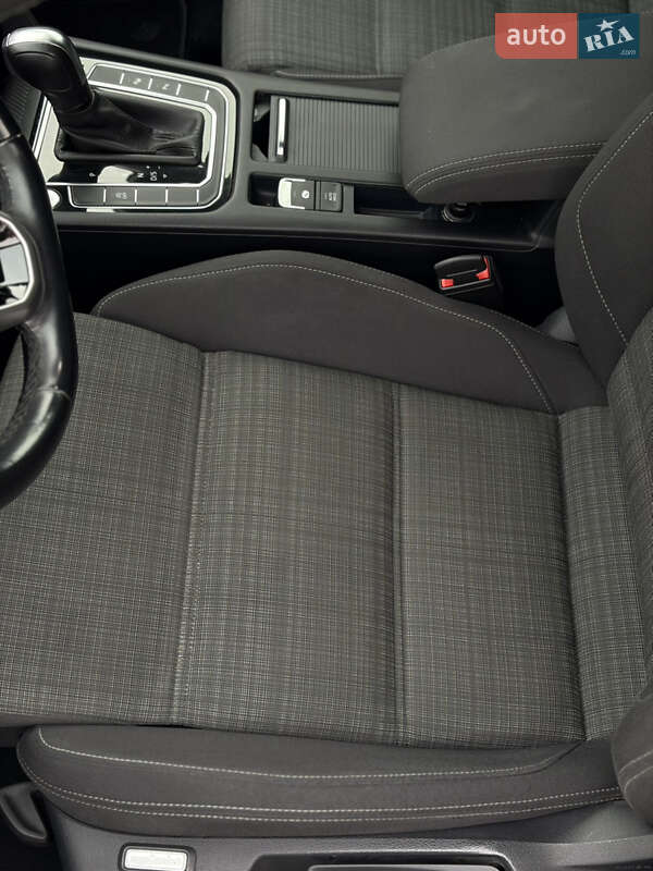 Универсал Volkswagen Passat 2020 в Дубно