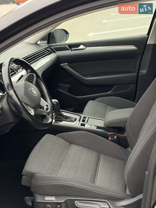 Универсал Volkswagen Passat 2020 в Дубно