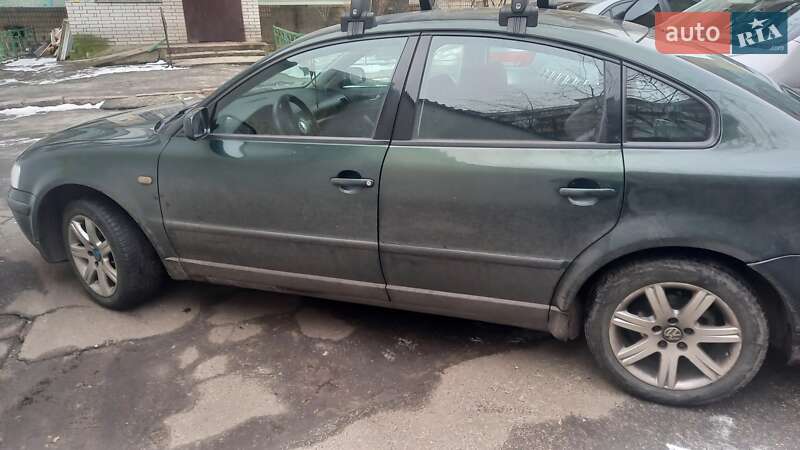 Седан Volkswagen Passat 1998 в Киеве