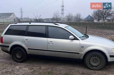 Универсал Volkswagen Passat 2000 в Маневичах