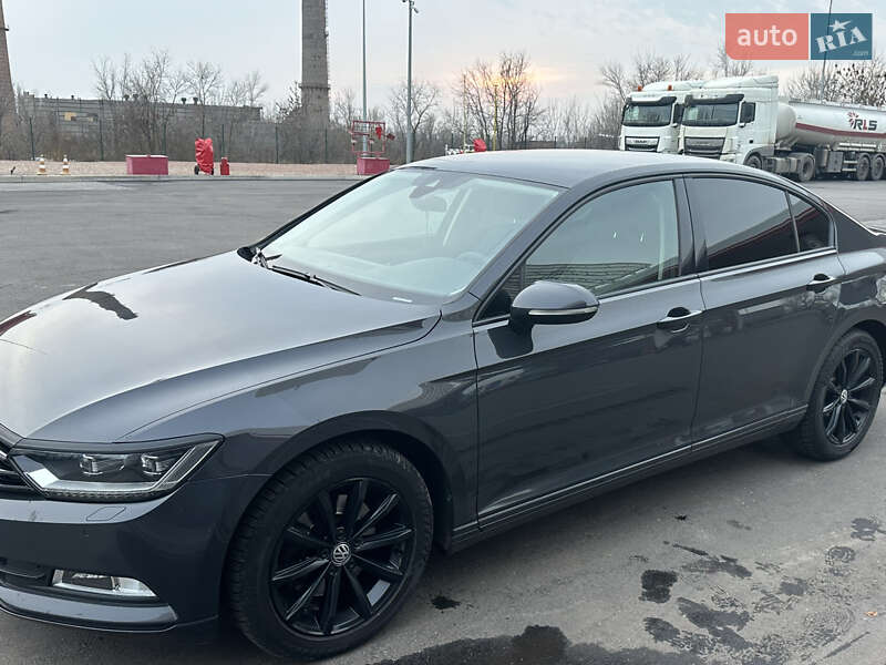 Седан Volkswagen Passat 2015 в Кривому Розі