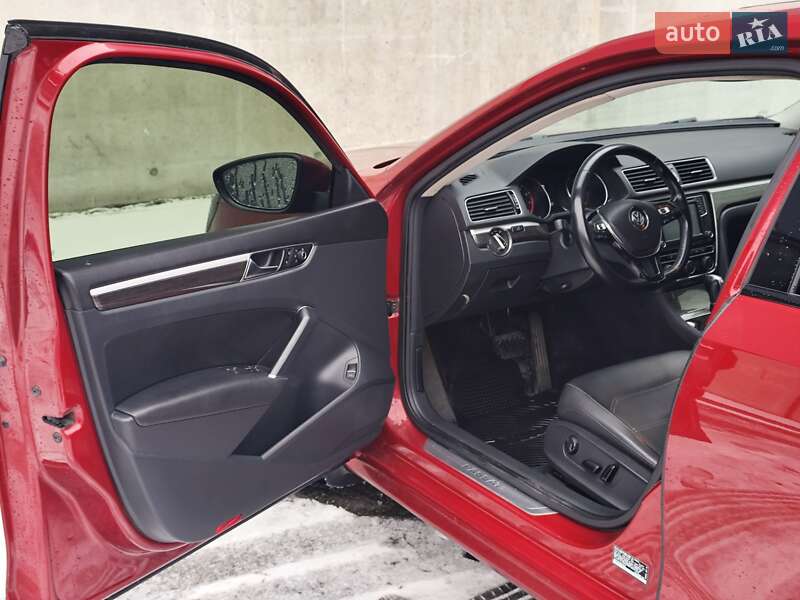 Седан Volkswagen Passat 2017 в Києві