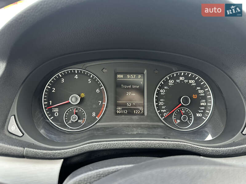 Седан Volkswagen Passat 2012 в Чернівцях