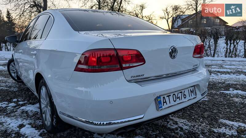 Седан Volkswagen Passat 2013 в Ивано-Франковске
