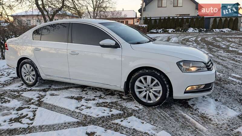 Седан Volkswagen Passat 2013 в Ивано-Франковске
