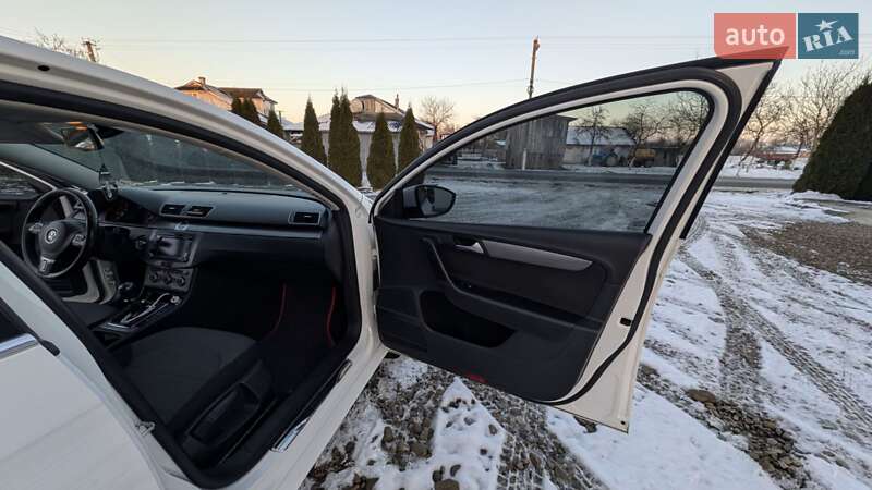 Седан Volkswagen Passat 2013 в Ивано-Франковске
