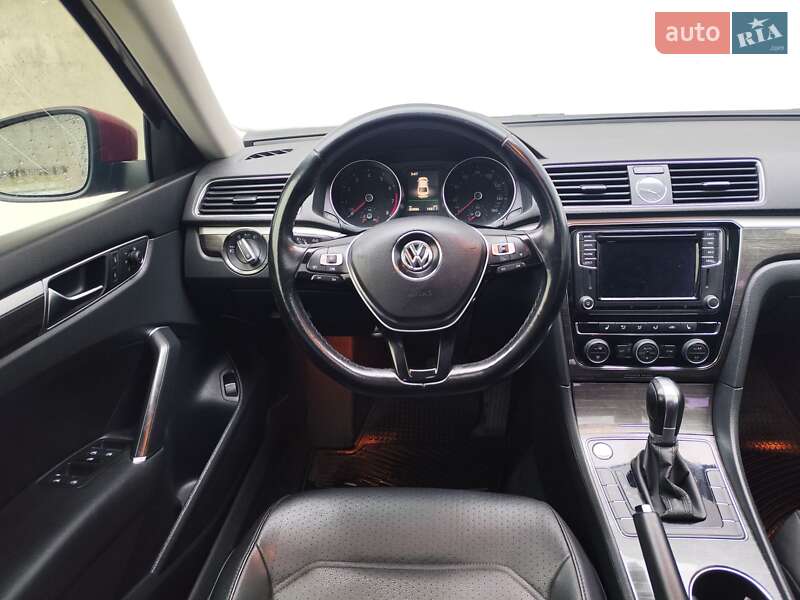 Седан Volkswagen Passat 2017 в Києві