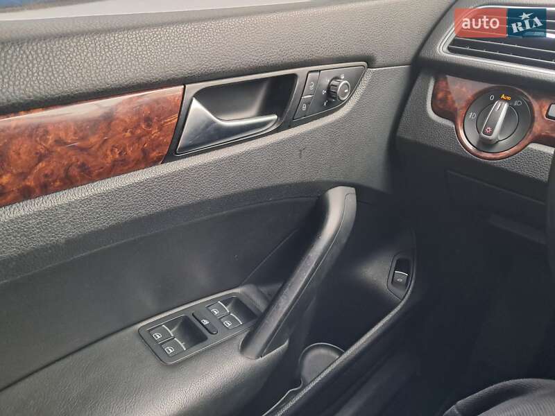 Седан Volkswagen Passat 2012 в Черкасах