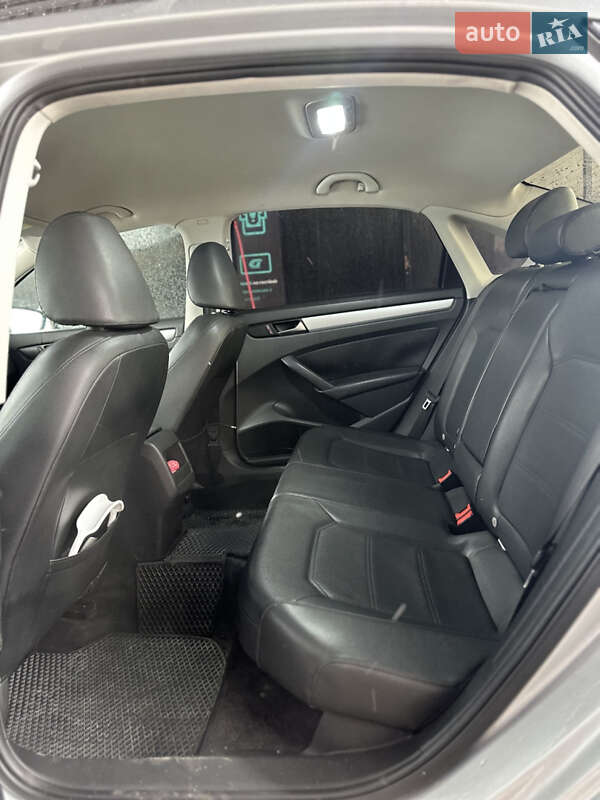 Седан Volkswagen Passat 2011 в Звягеле фото 28 Седан Volkswagen Passat 2011 в Звягеле