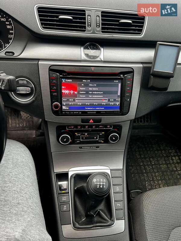 Універсал Volkswagen Passat 2011 в Львові