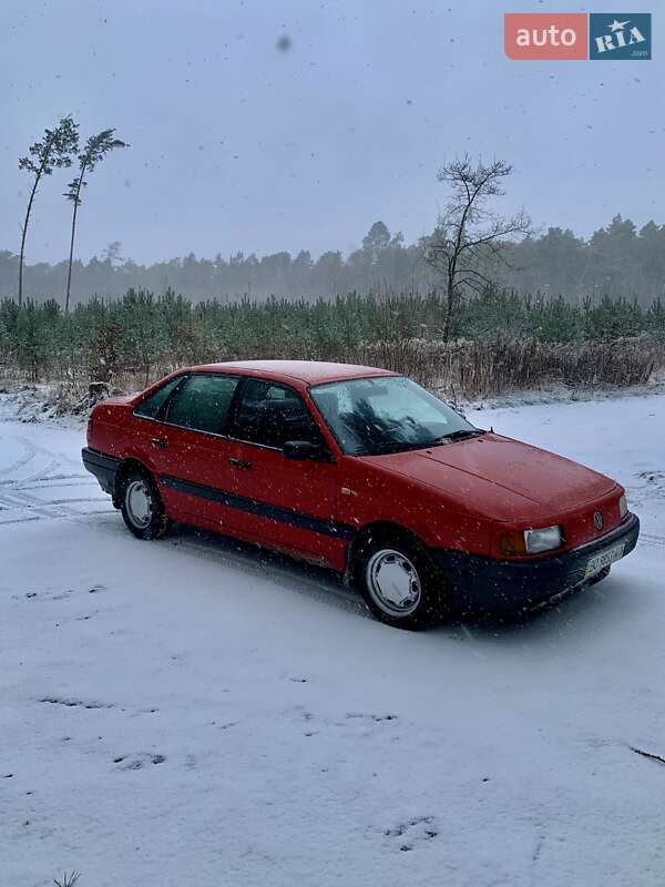 Седан Volkswagen Passat 1991 в Кременце