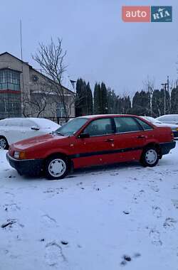 Седан Volkswagen Passat 1991 в Кременце