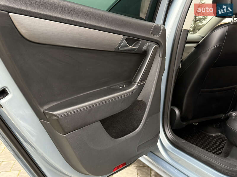 Универсал Volkswagen Passat 2012 в Дрогобыче