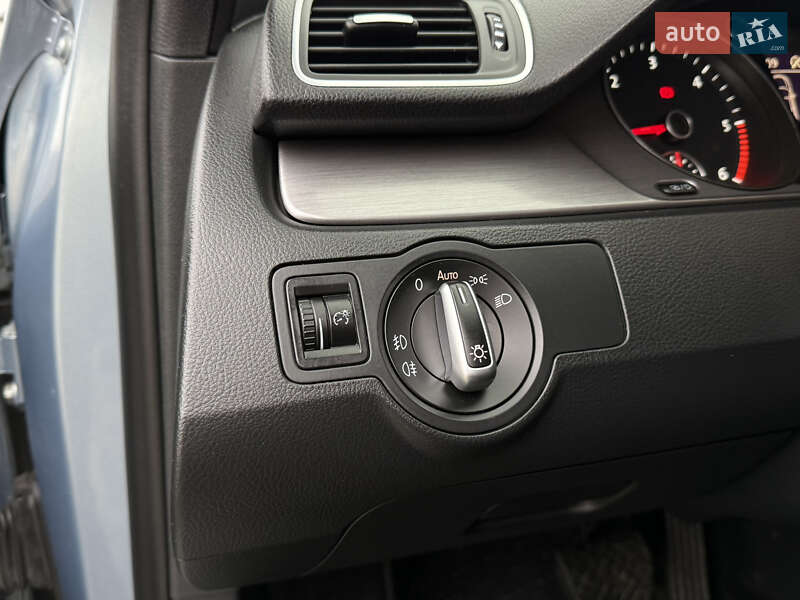 Универсал Volkswagen Passat 2012 в Дрогобыче