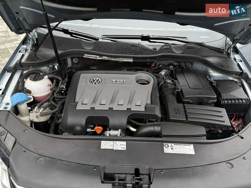 Универсал Volkswagen Passat 2012 в Дрогобыче