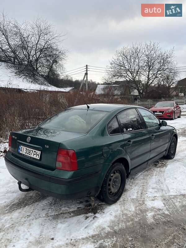 Седан Volkswagen Passat 1997 в Обухове