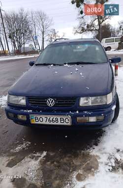 Універсал Volkswagen Passat 1996 в Рівному