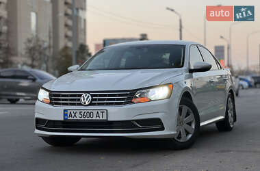 Седан Volkswagen Passat 2018 в Харкові