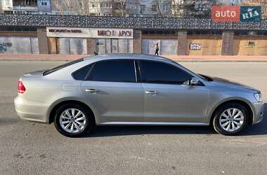 Седан Volkswagen Passat 2013 в Харькове