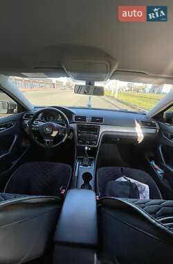 Седан Volkswagen Passat 2013 в Харькове