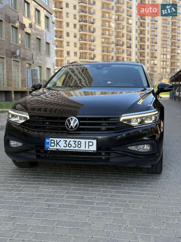 Універсал Volkswagen Passat 2021 в Одесі фото Універсал Volkswagen Passat 2021 в Одесі